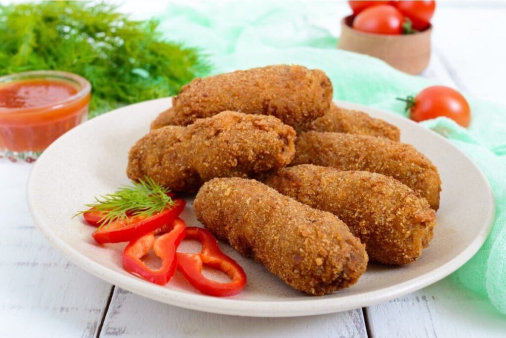 Мясные зразы с яйцами, сыром и укропом